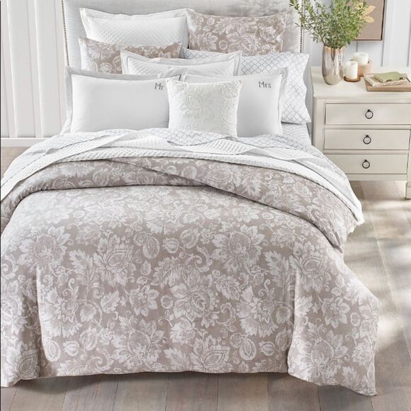 *Charter Club Damask Designs Jacobean 300-Thread Count 2 PC Duvet Cover Set - Picture 2 of 7